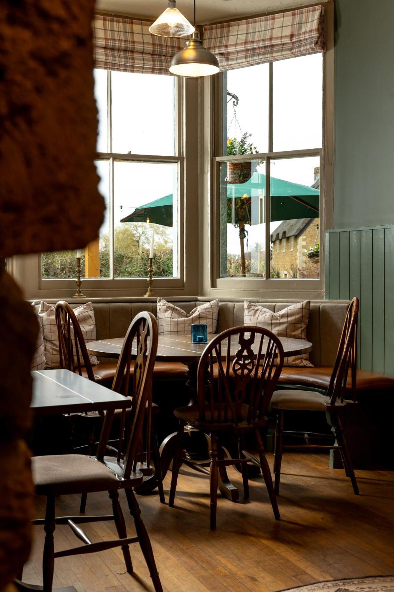 The Olde Coach House Inn Ashby Saint Ledgers Luaran gambar