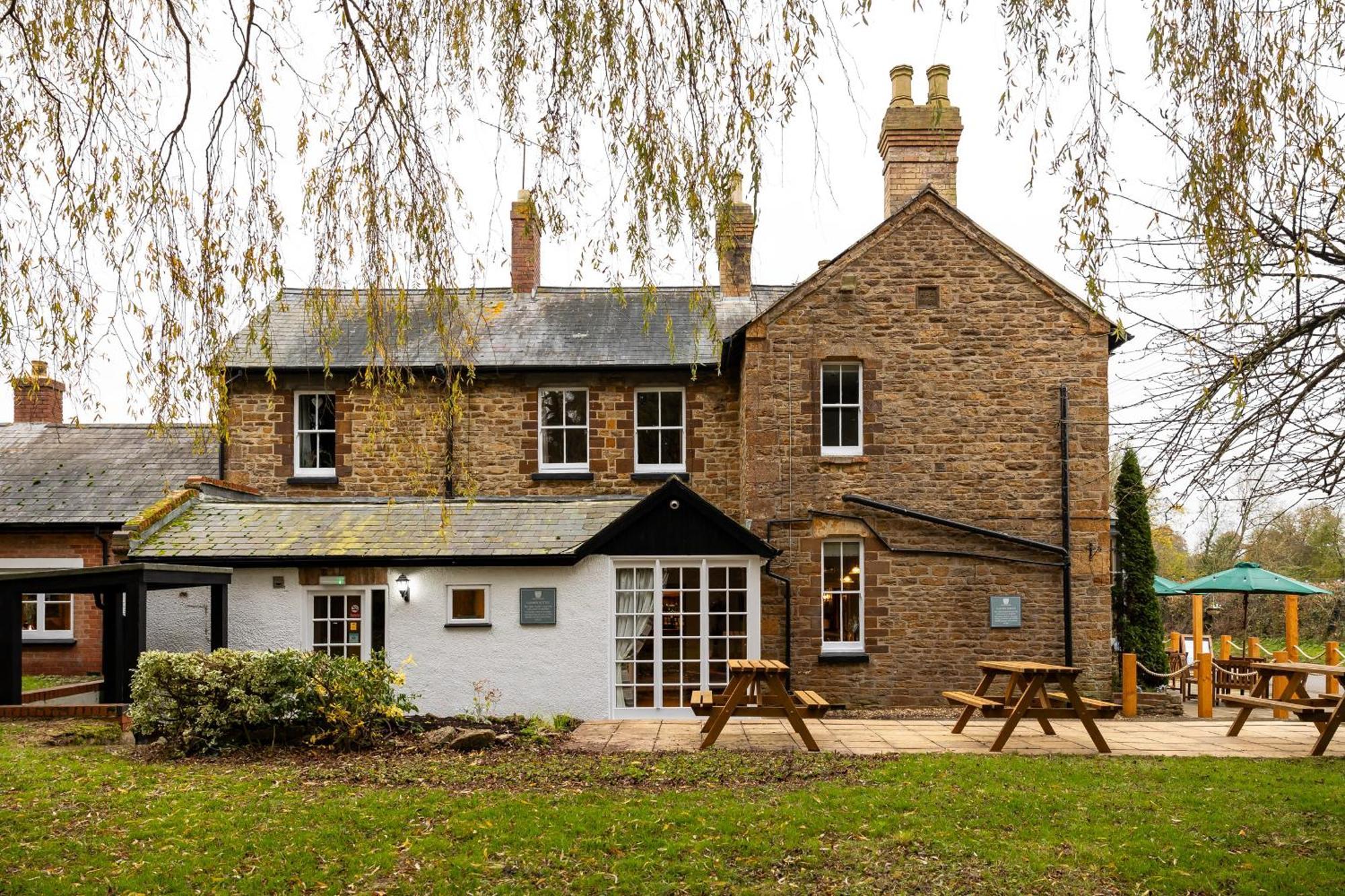The Olde Coach House Inn Ashby Saint Ledgers Luaran gambar