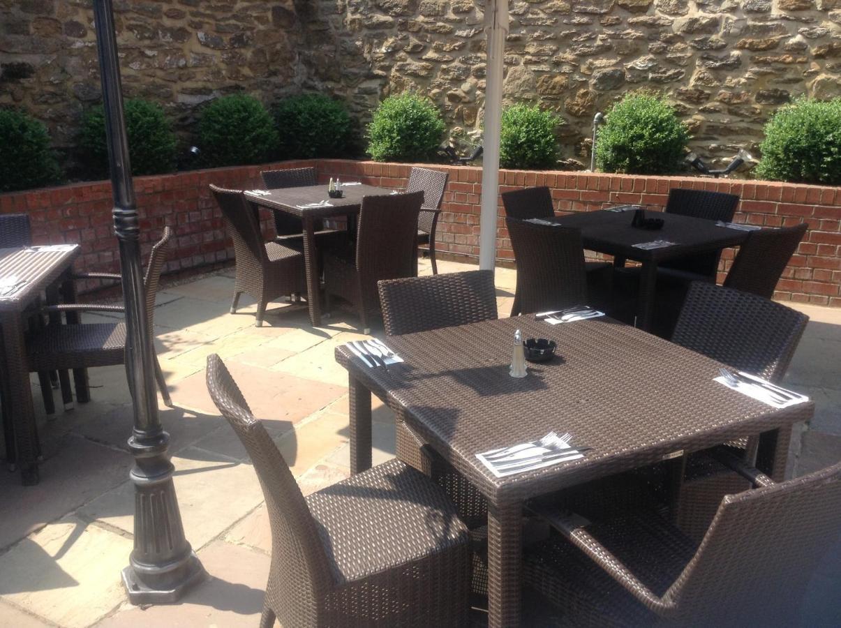 The Olde Coach House Inn Ashby Saint Ledgers Luaran gambar